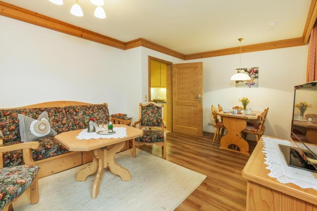 Haus Schmiederer Apartamento Reit im Winkl Exterior foto