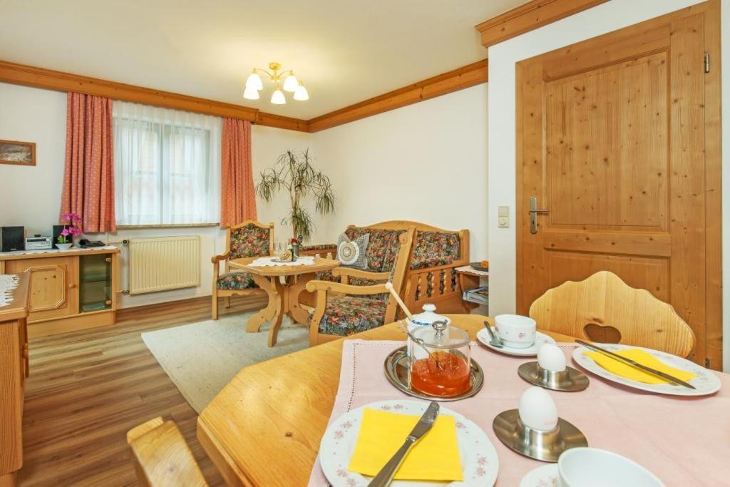 Haus Schmiederer Apartamento Reit im Winkl Exterior foto