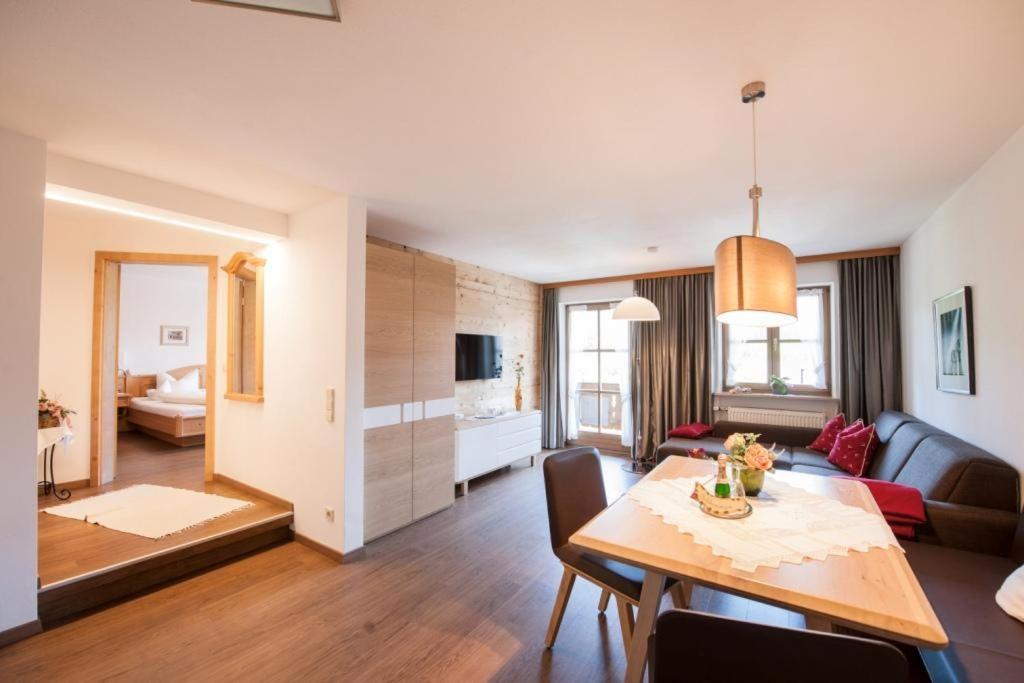 Haus Schmiederer Apartamento Reit im Winkl Exterior foto